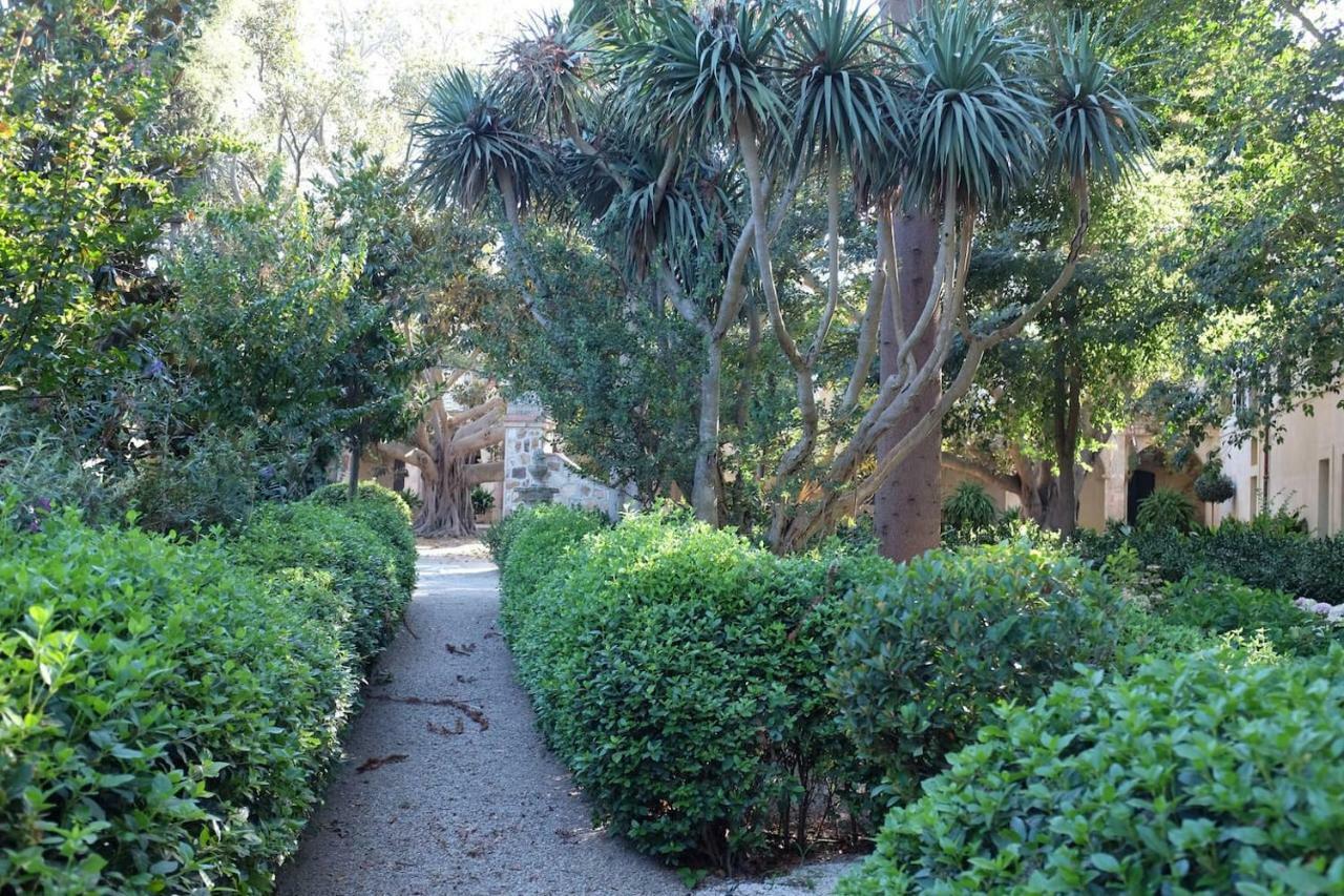סארוק Suite A Villa D'Orri מראה חיצוני תמונה